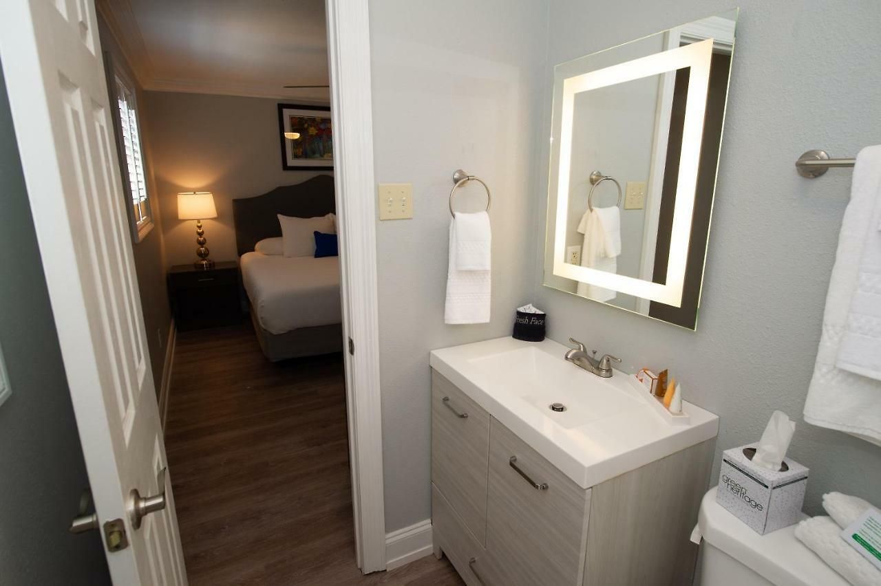 Frenchmen Orleans At 519, Ascend Collection