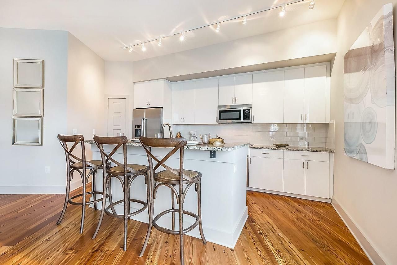 Apartment Modern & Fully Furnished In The Heart Of The *