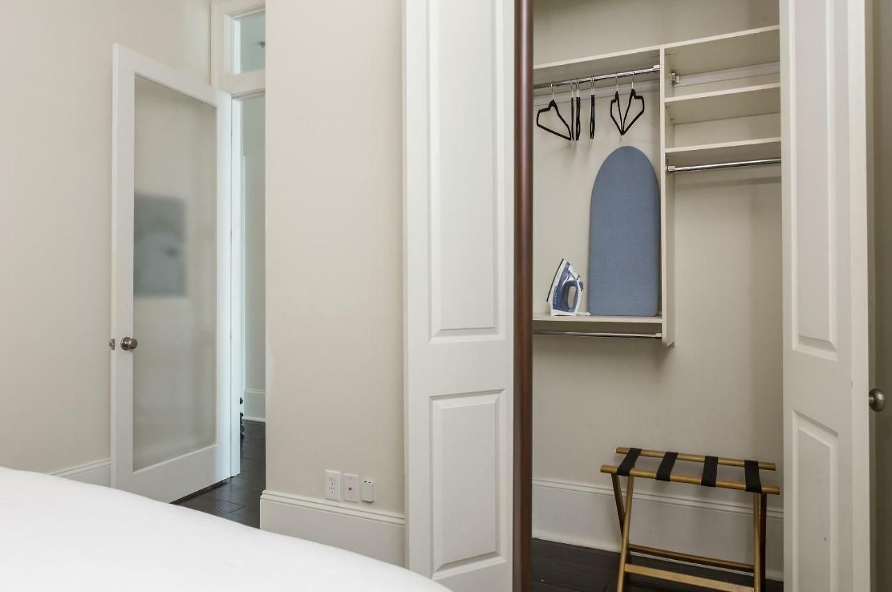 Sonder The Carondelet Aparthotel