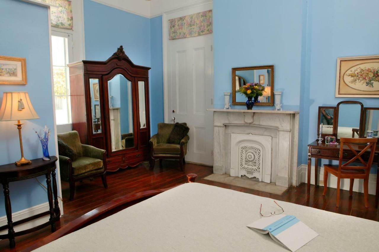 Ashton's Bed & Breakfast 4*