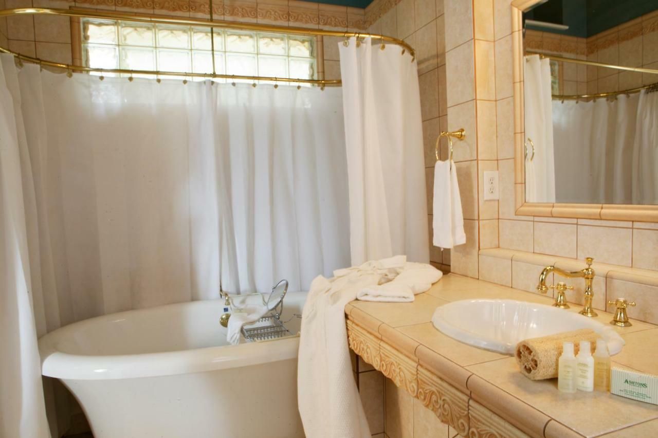 Bed & Breakfast Ashton's 4*