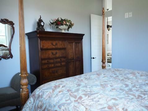 The Big Blue House Guest house