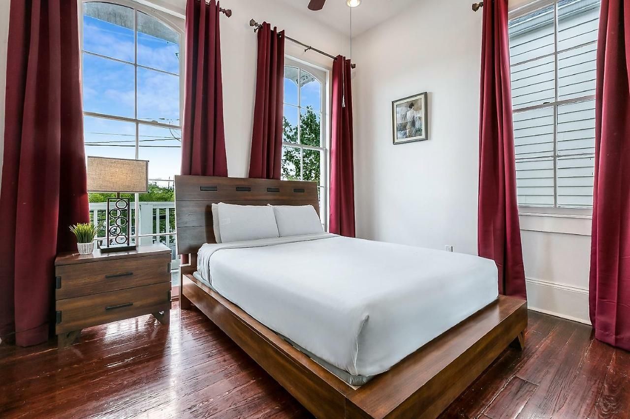 Spacious 2br In Prime Garden District Location W Pool * New Orleans