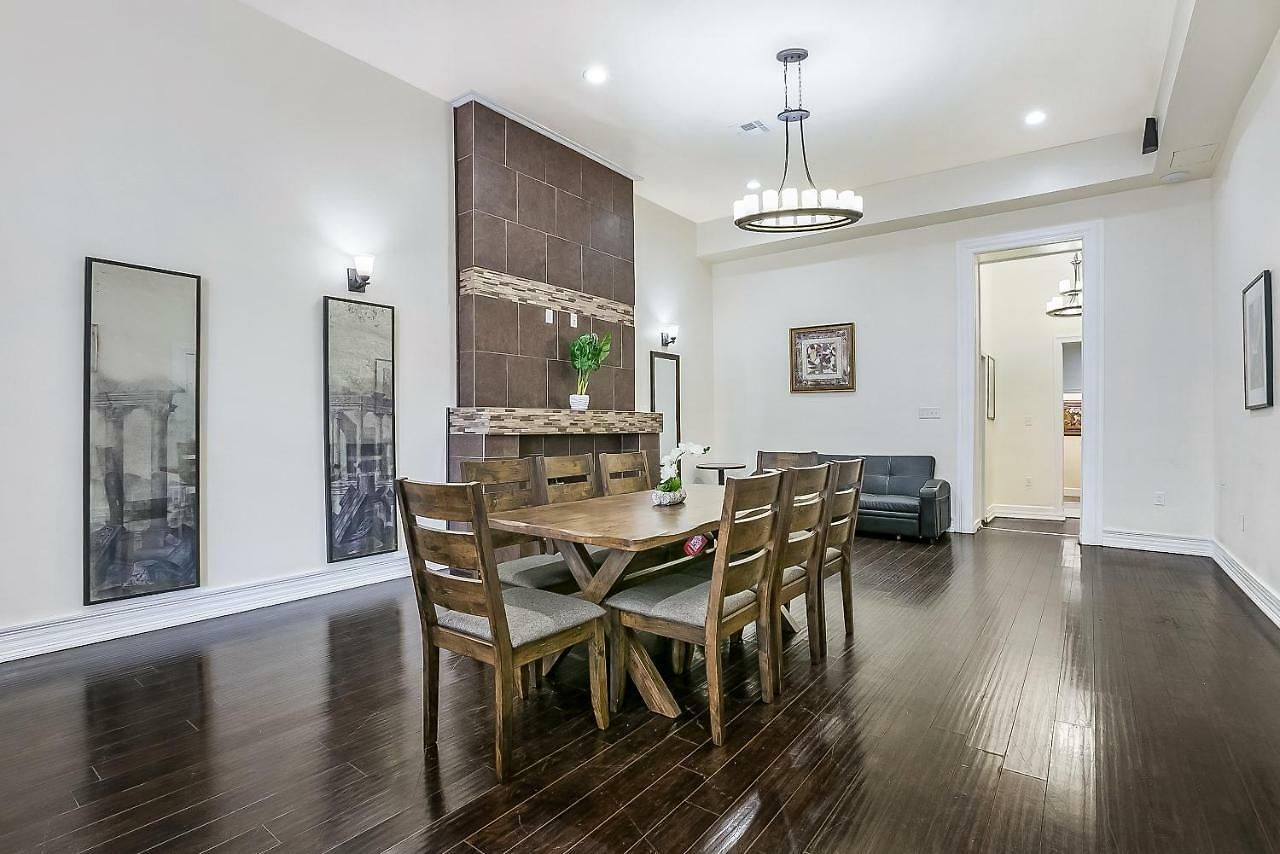 Stylish 4br In Downtown By Hosteeva Aparthotel 4*