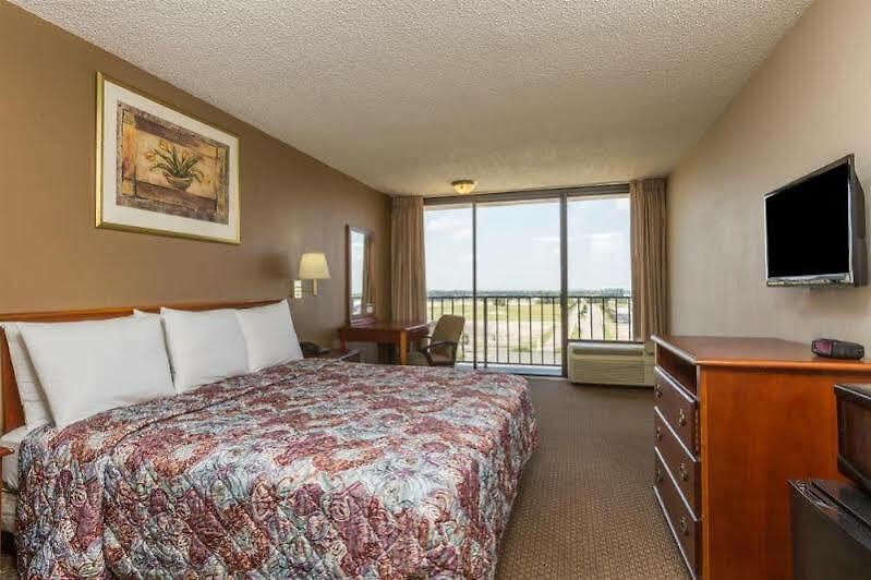 Country & By Radisson, I-10 East, La 3* New Orleans