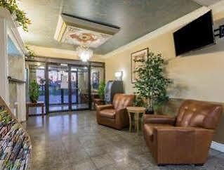 Country & By Radisson, I-10 East, La 3*