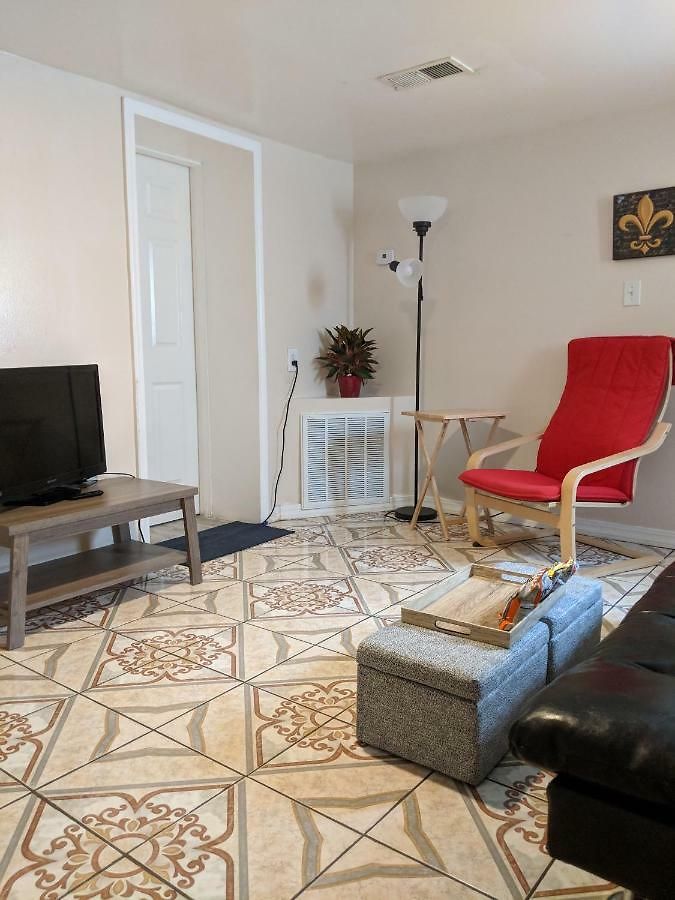 Treme Two Bedroom Guest house *