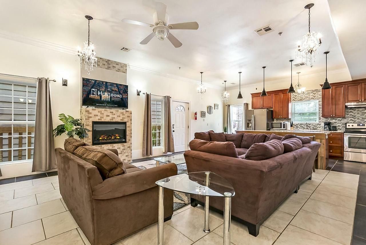 Apartment Spacious 4br Steps From St Charles Ave