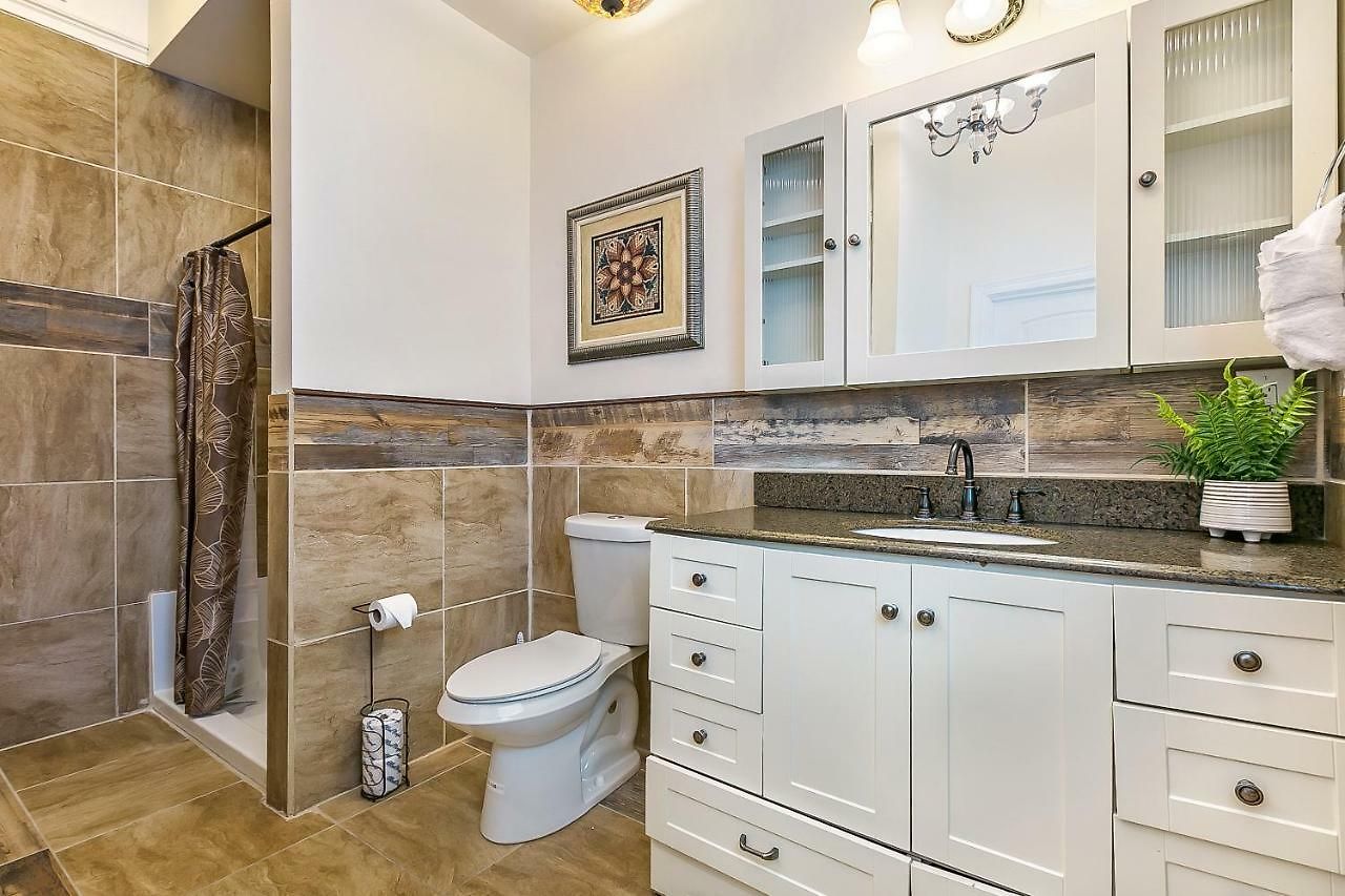 Spacious 4br Steps From St Charles Ave *