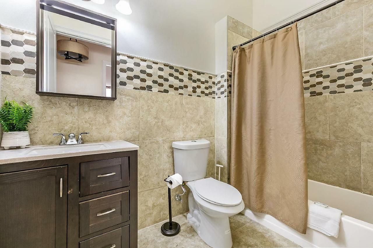 Urban With Spacious & Amenities New Orleans