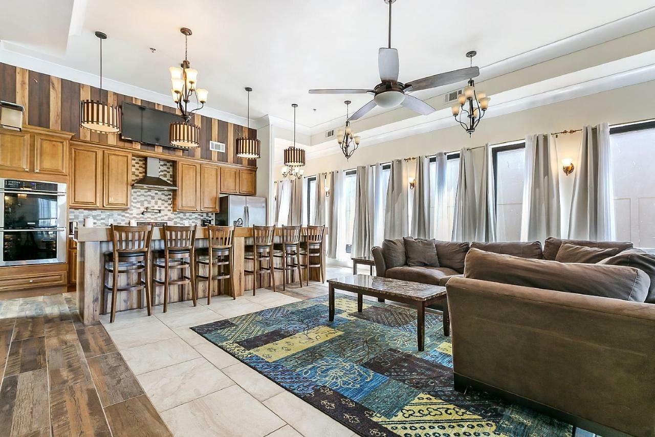Spacious 4br On Carondelet Near Hot Spo Apartment New Orleans