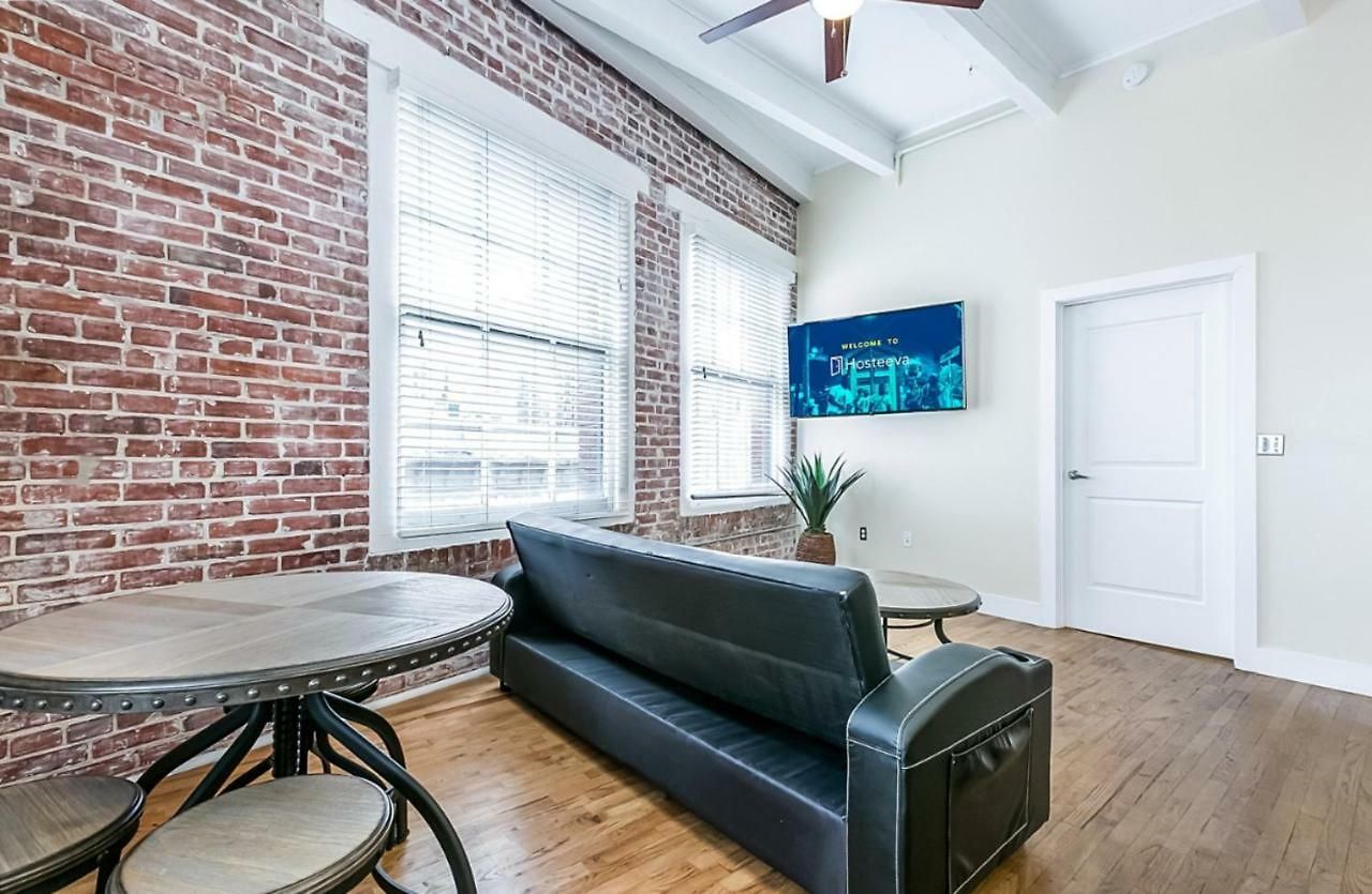 Spacious Steps Away From French Quarter Apartment