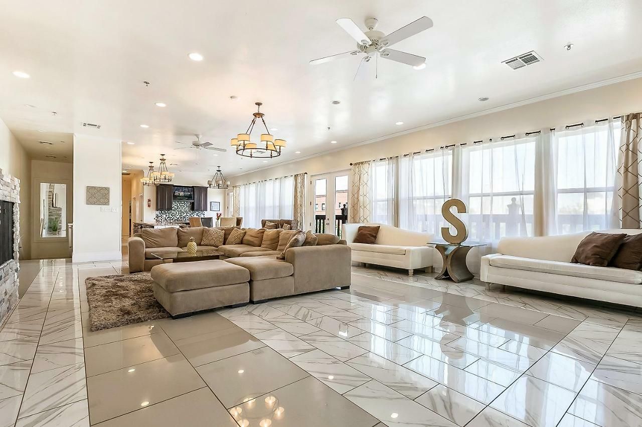 Spacious 3br Luxury Penthouse With Balcony Apartment New Orleans