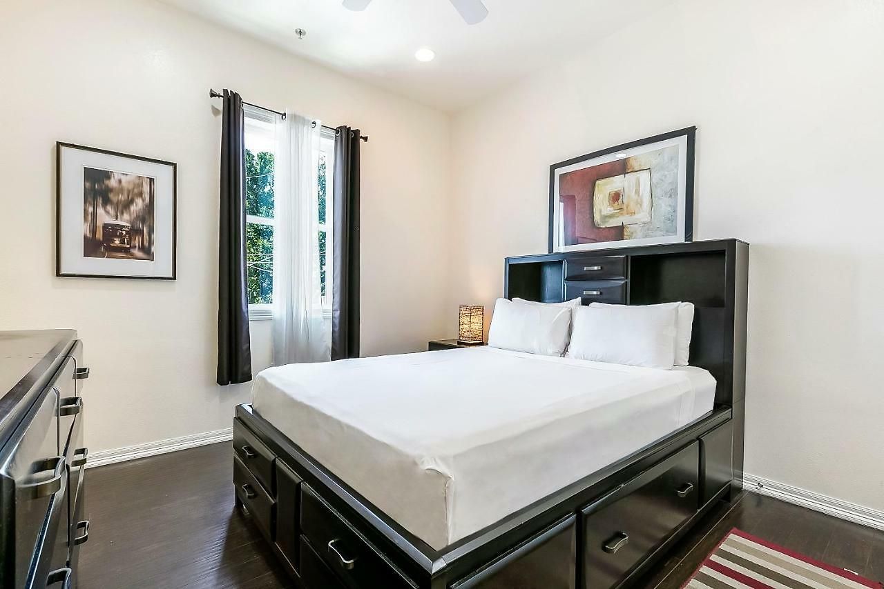 Spacious 3br Luxury Penthouse With Balcony New Orleans