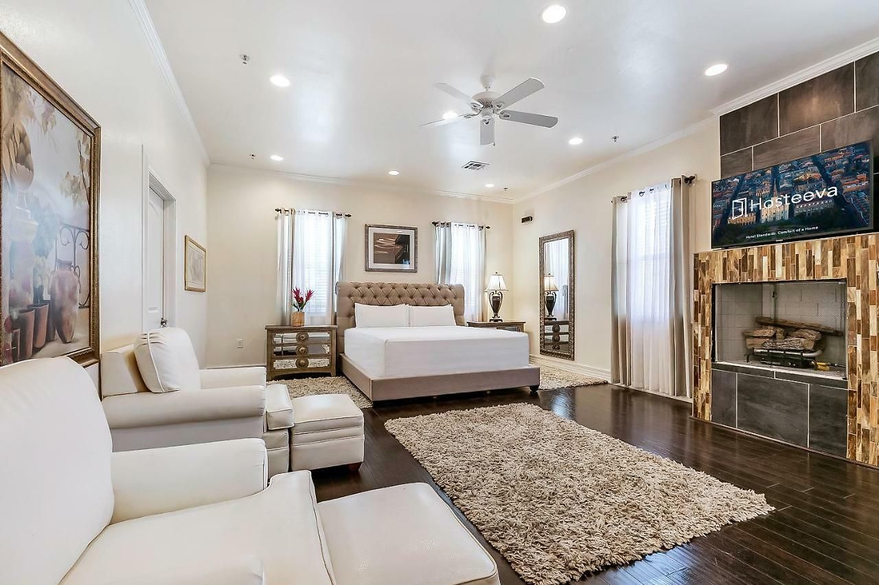Spacious 3br Luxury Penthouse With Balcony
