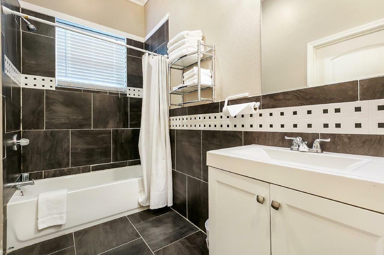 Aparthotel Modern, Spacious With Luxury Amenities