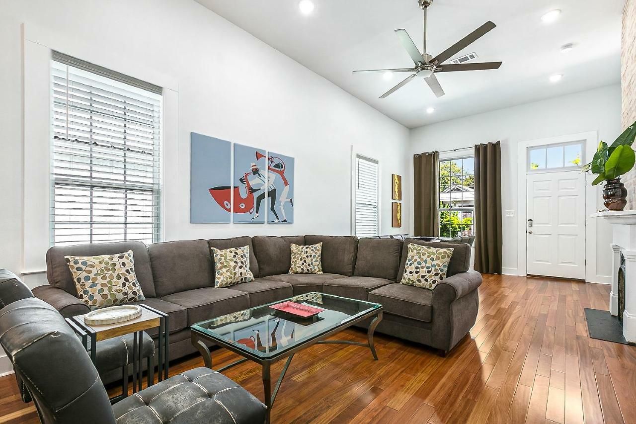 Cozy And Charming House With Luxury Amenities
