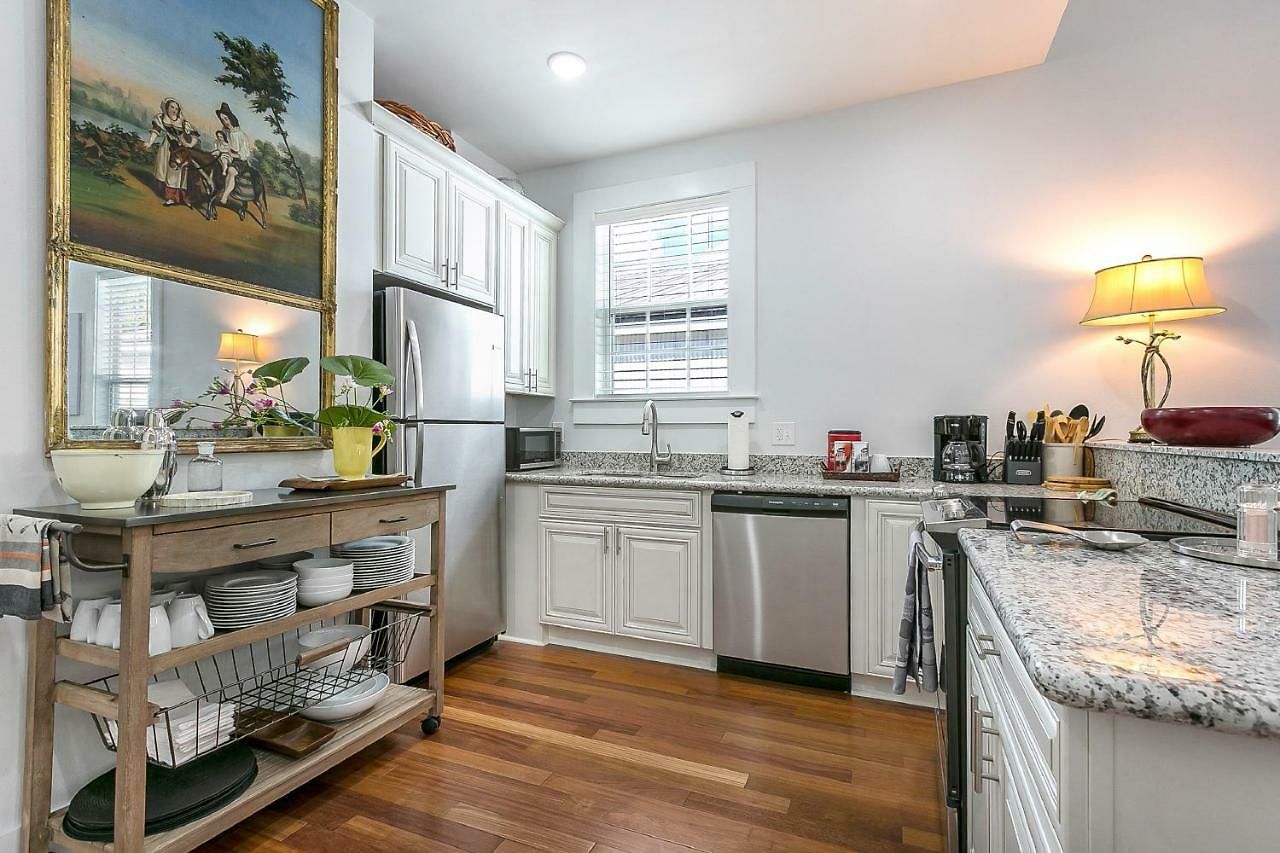 Cozy And Charming House With Luxury Amenities