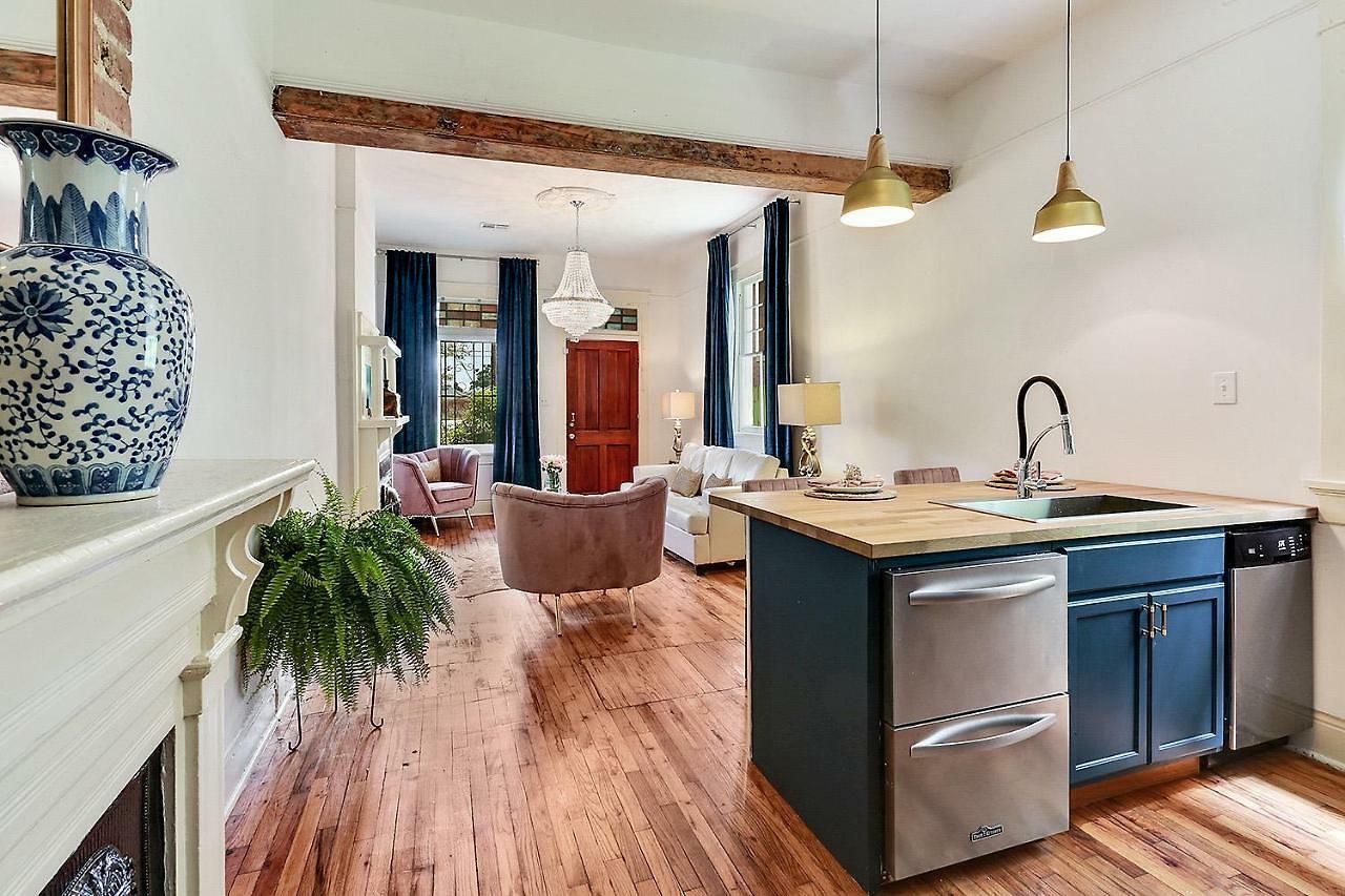 Elegant Renovated House With Relaxing Courtyard - Near Fq