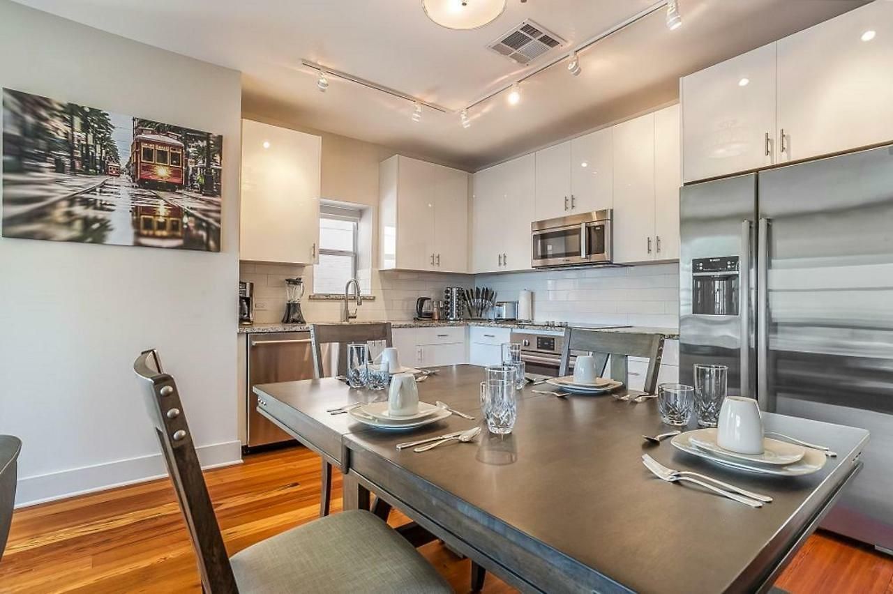 Apartment Modern & Fully Furnished In The Heart Of The New Orleans