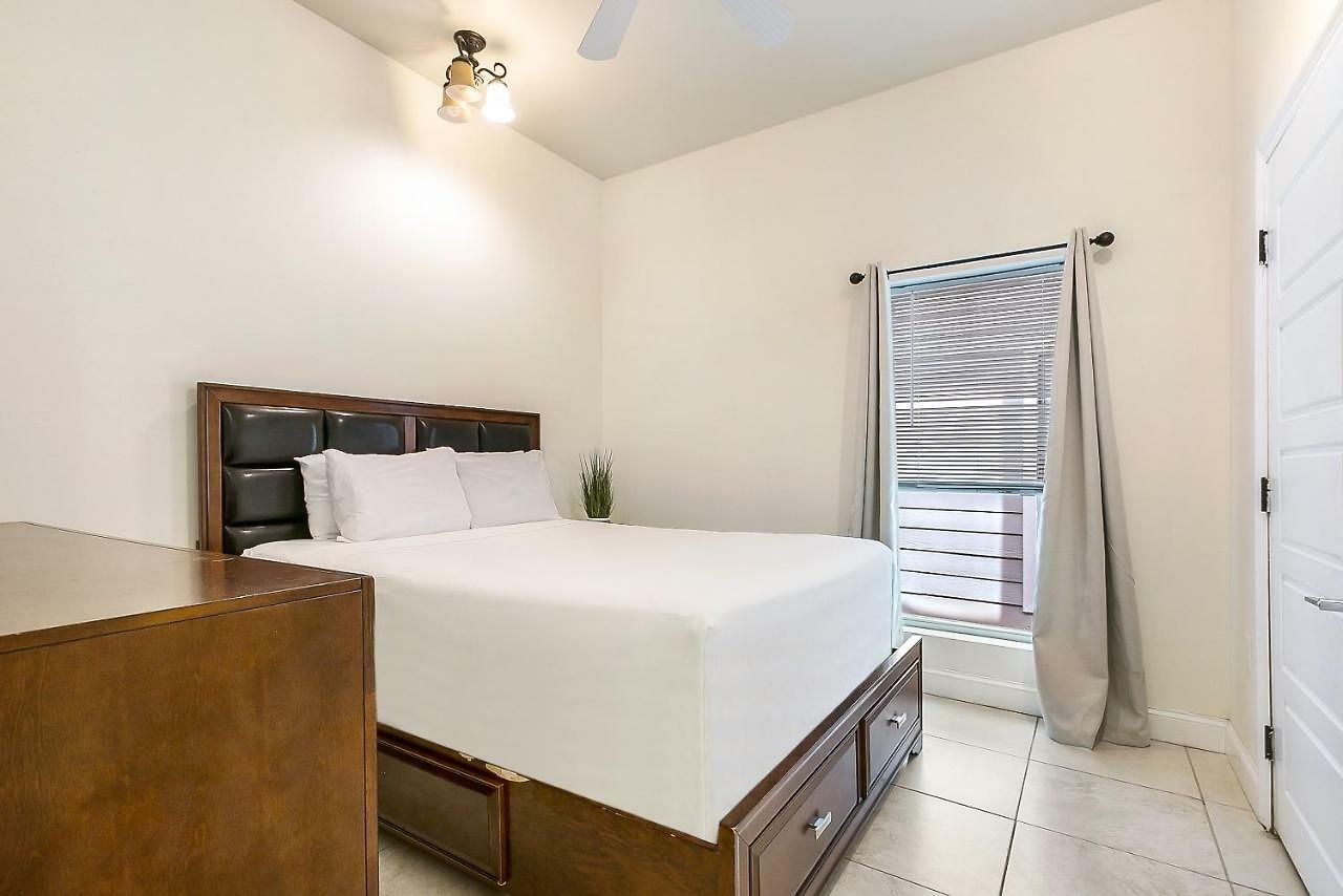 Spacious 4br Steps From St Charles Ave * New Orleans