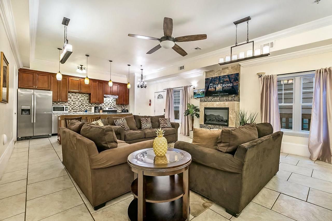 Apartment Spacious 4br Steps From St Charles Ave