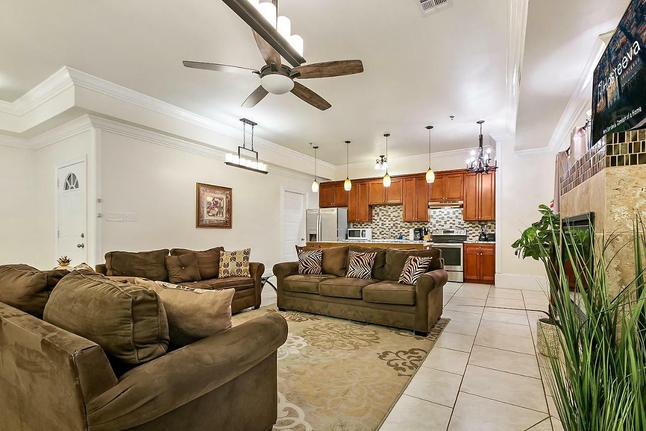 Spacious 4br Steps From St Charles Ave Apartment