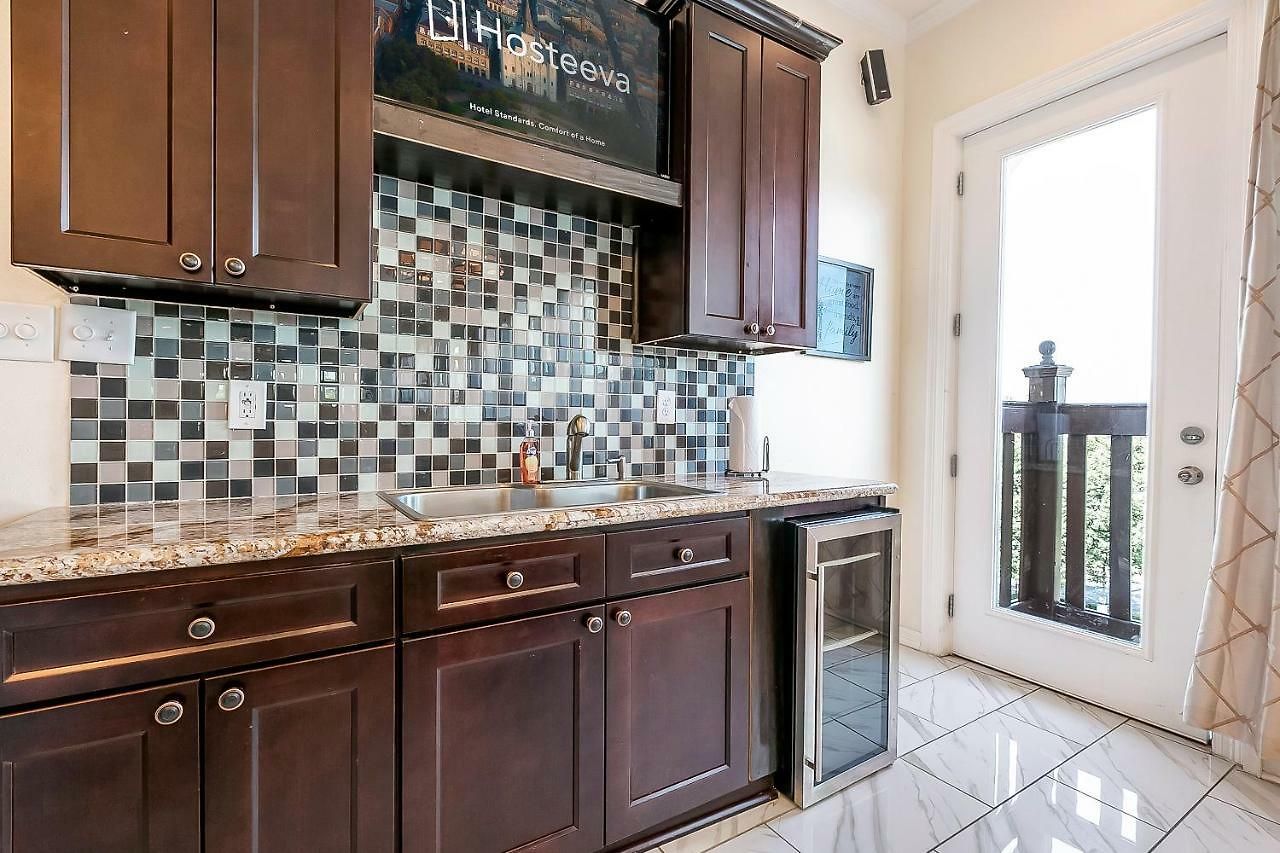 Spacious 3br Luxury Penthouse With Balcony Apartment *