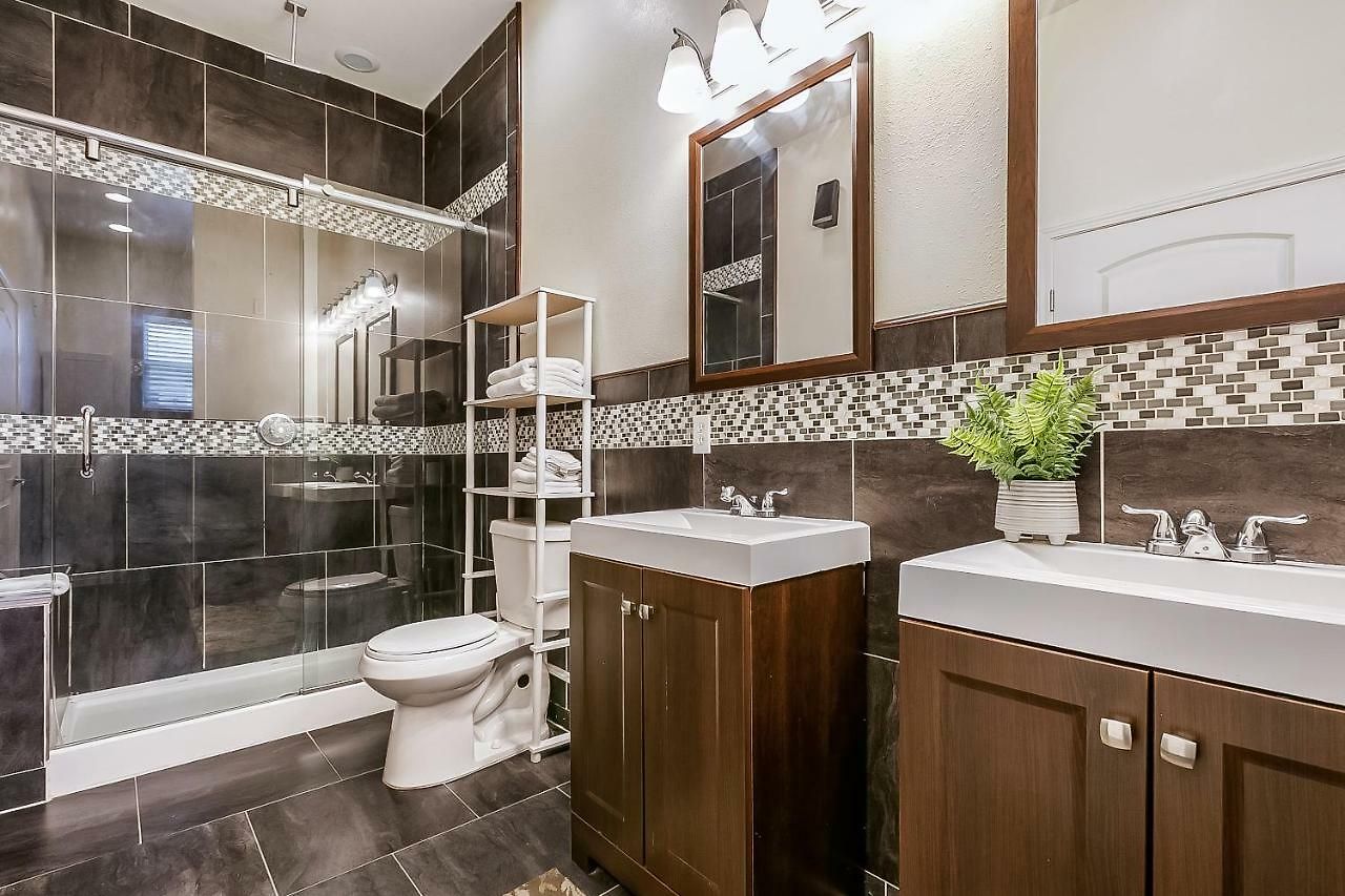 Spacious 3br Luxury Penthouse With Balcony Apartment