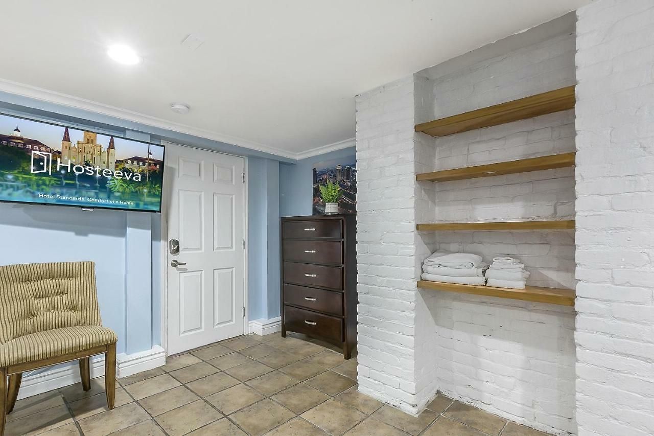Express Close To Amenities *