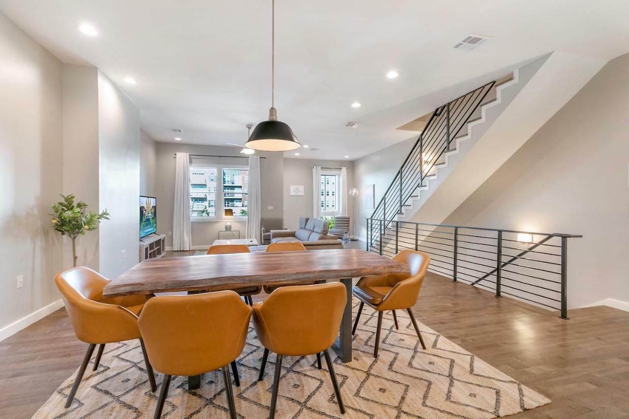 Fully-furnished Townhouse With Luxury Amenities Holiday home