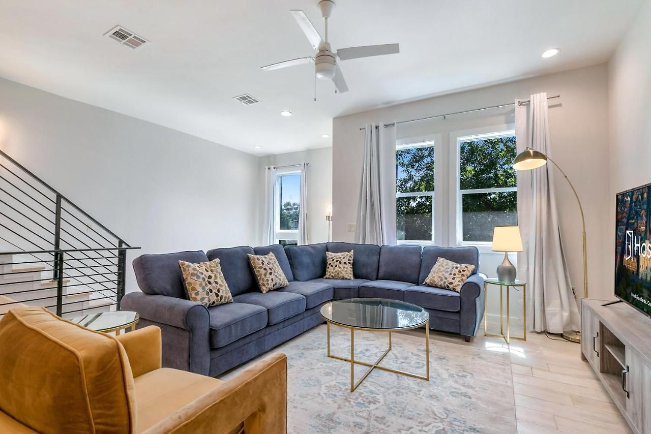 Bienville Villas: Brand New 4br *