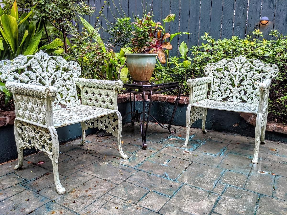 Parisian Courtyard Bed & Breakfast