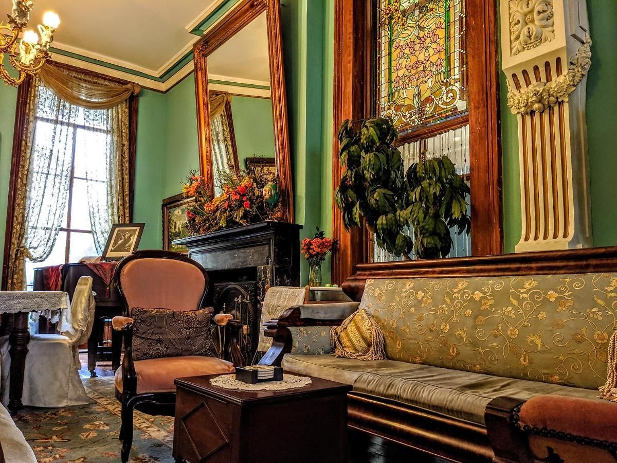 Parisian Courtyard 3* New Orleans
