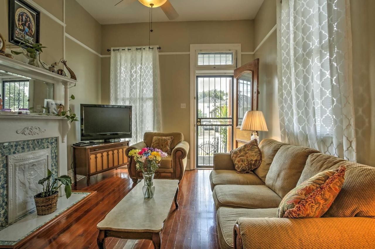 Walk To River, Tram & Zoo: Classic Nola Home! Holiday home *