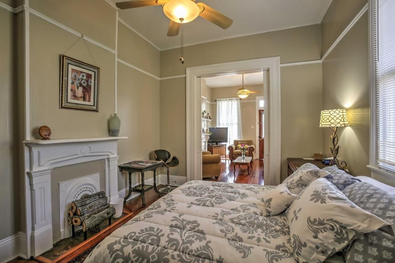 Walk To River, Tram & Zoo: Classic Nola Home! Holiday home New Orleans