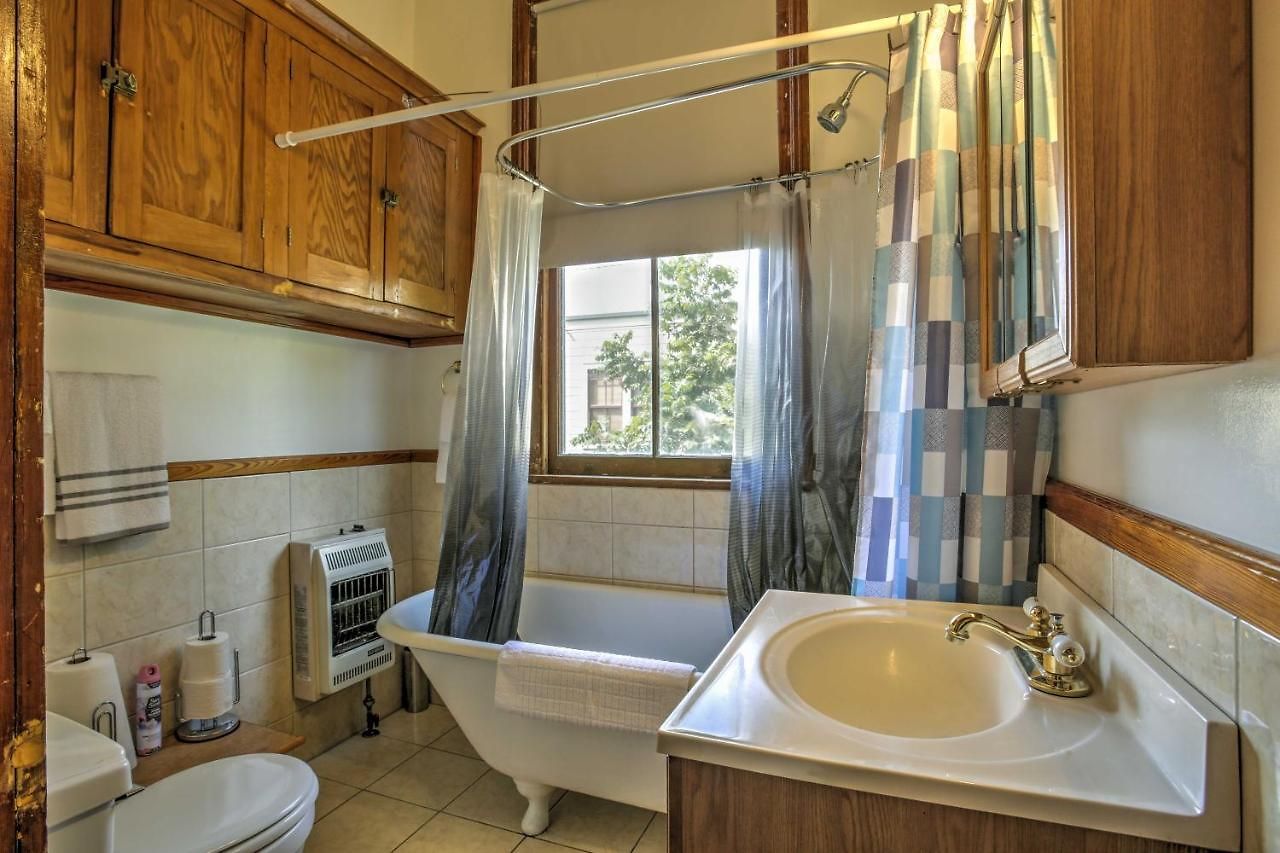 Walk To River, Tram & Zoo: Classic Nola Home!