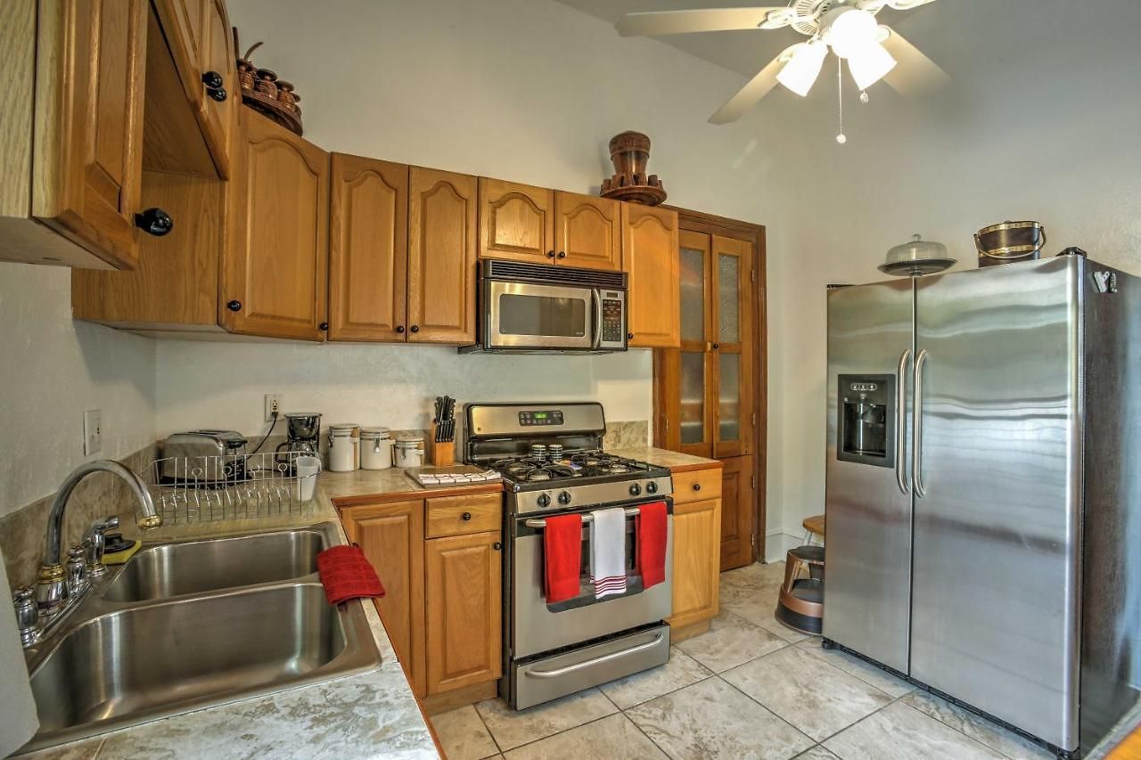 Walk To River, Tram & Zoo: Classic Nola Home! Holiday home *