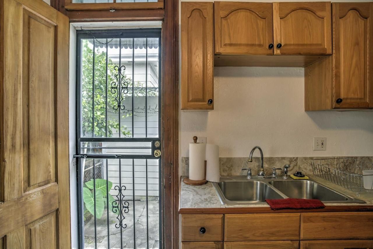 Walk To River, Tram & Zoo: Classic Nola Home! Holiday home New Orleans