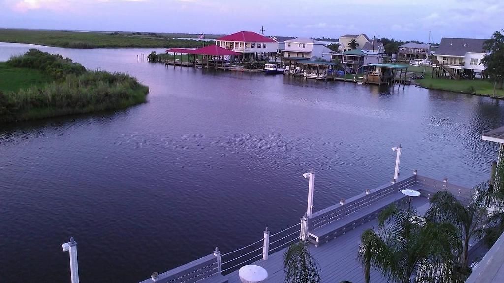 Villa W/ Waterfront Deck: 23 Mi To Bourbon Street! New Orleans