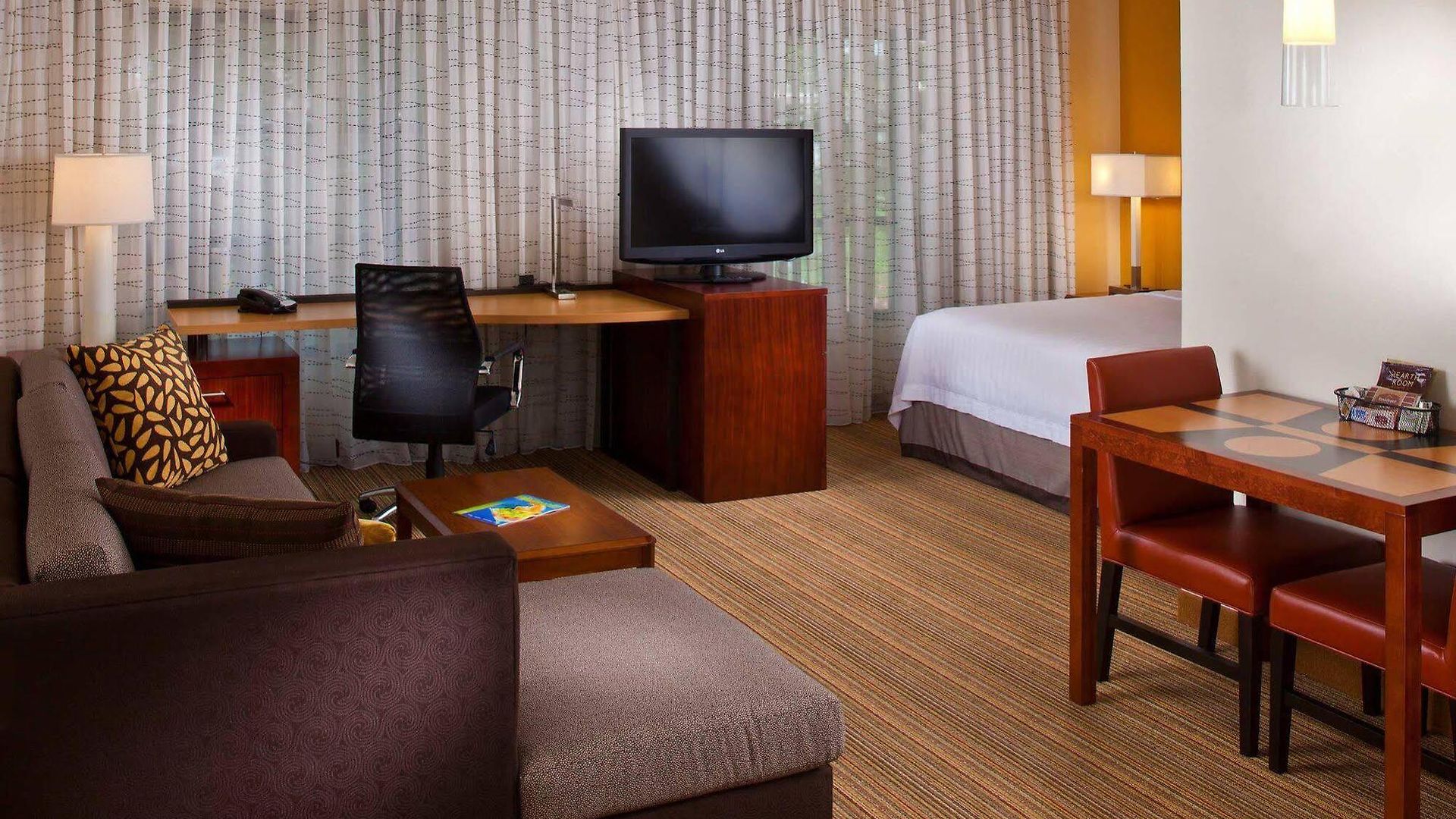 Hotel Sonesta Es Convention Center 3*