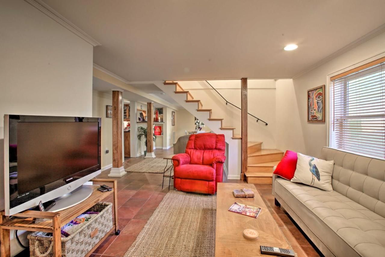 Apartment 4 Mi To French Quarter: Nola W/ Garden Patio
