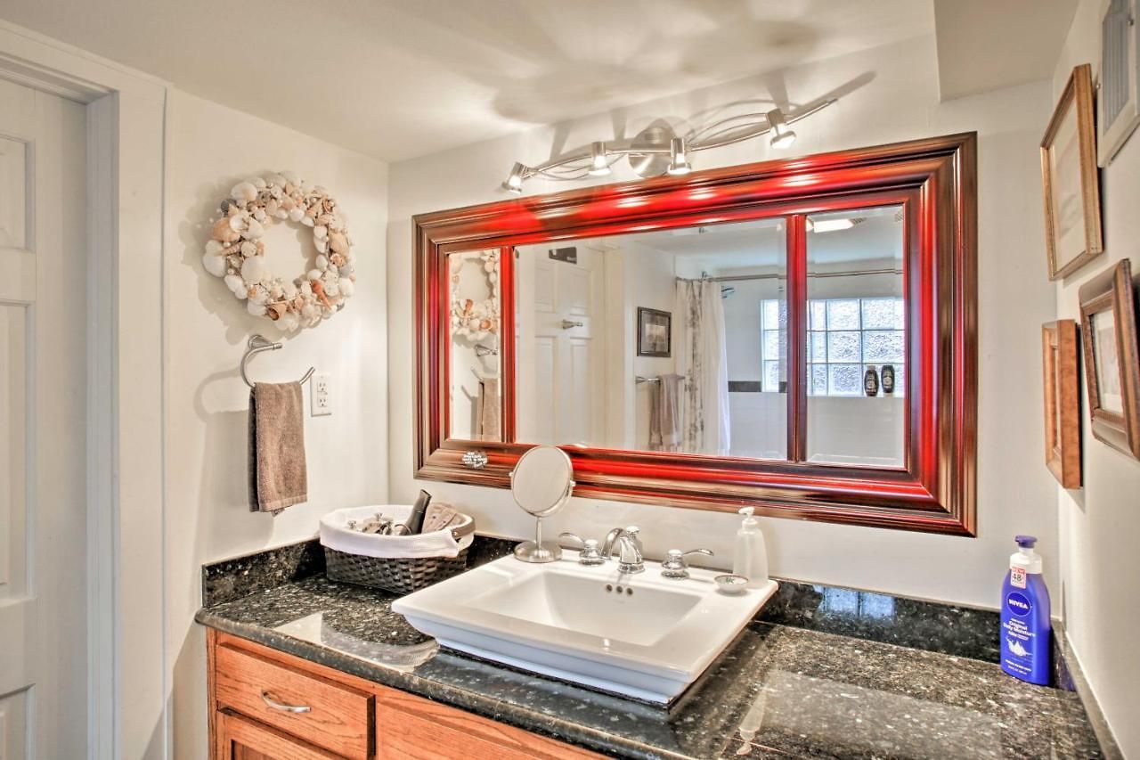 Apartment 4 Mi To French Quarter: Nola W/ Garden Patio *