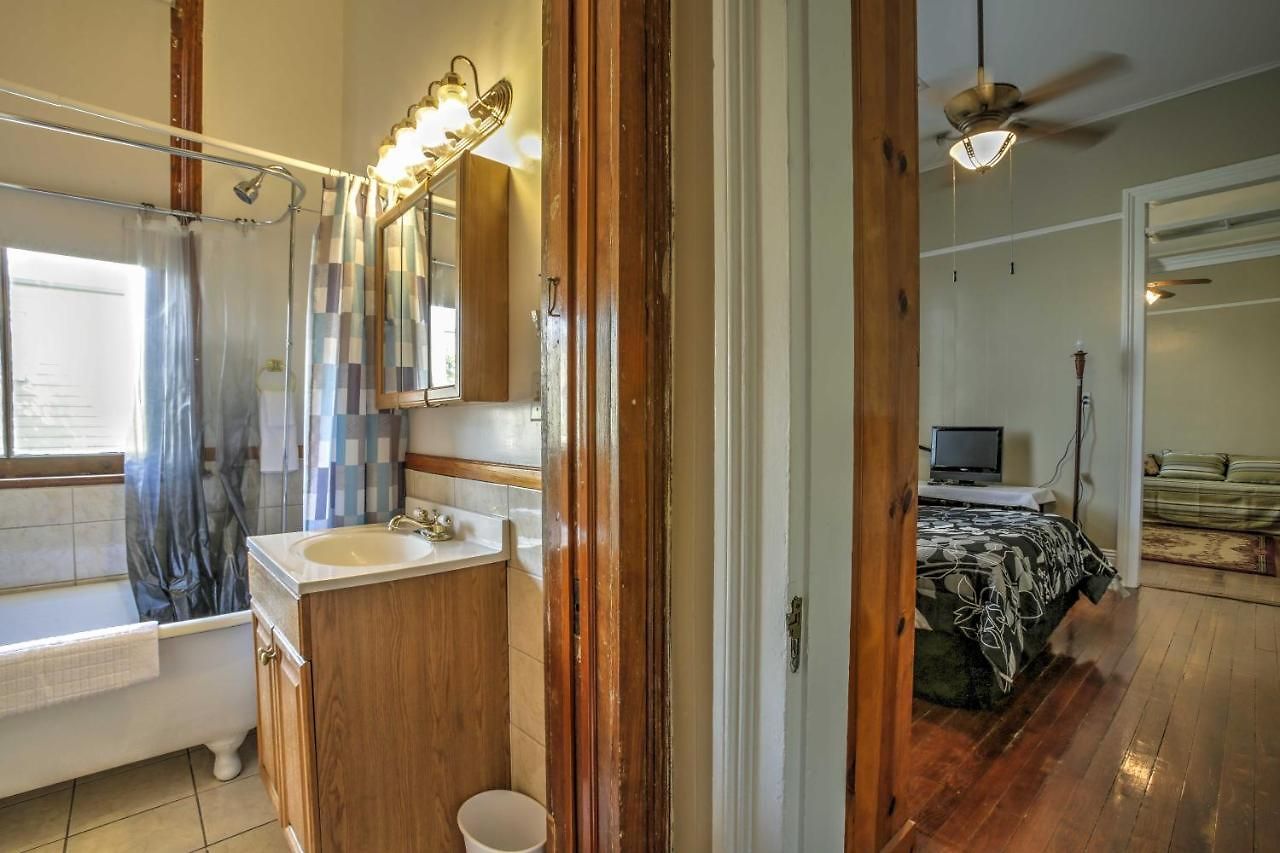 Walk To River, Tram & Zoo: Classic Nola Home! Holiday home New Orleans