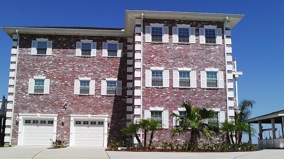 Villa W/ Waterfront Deck: 23 Mi To Bourbon Street! New Orleans