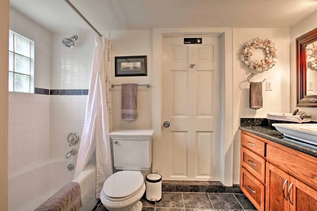 Apartment 4 Mi To French Quarter: Nola W/ Garden Patio New Orleans