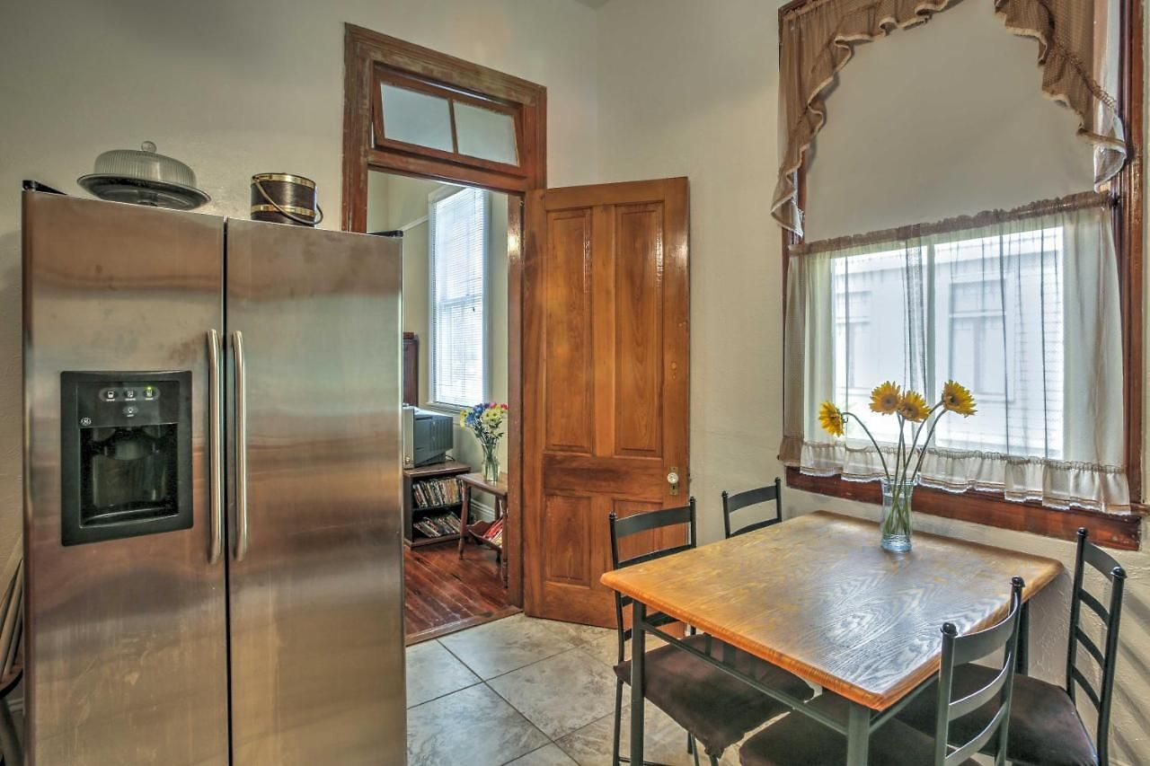 Walk To River, Tram & Zoo: Classic Nola Home!