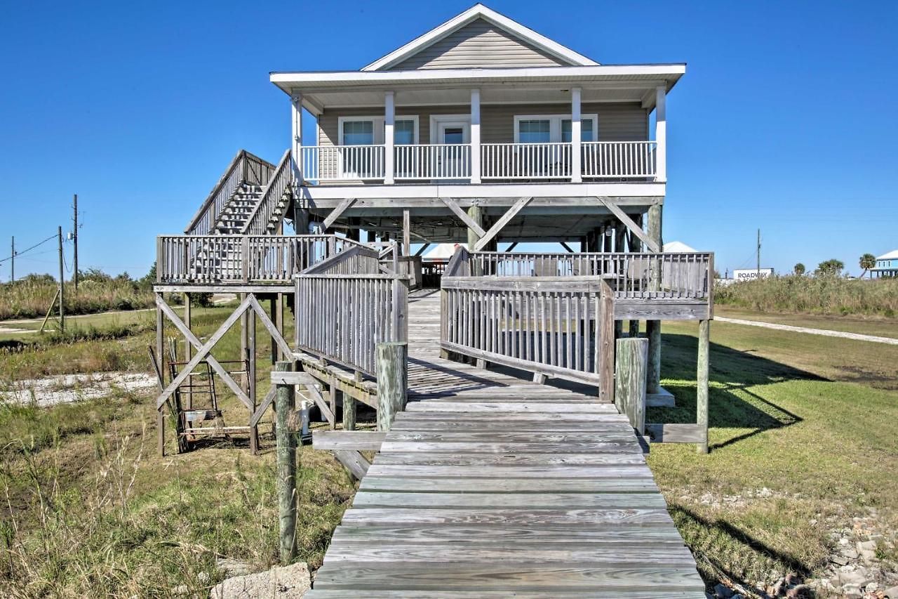 Waterfront W/ Private Dock & Pier Holiday home *