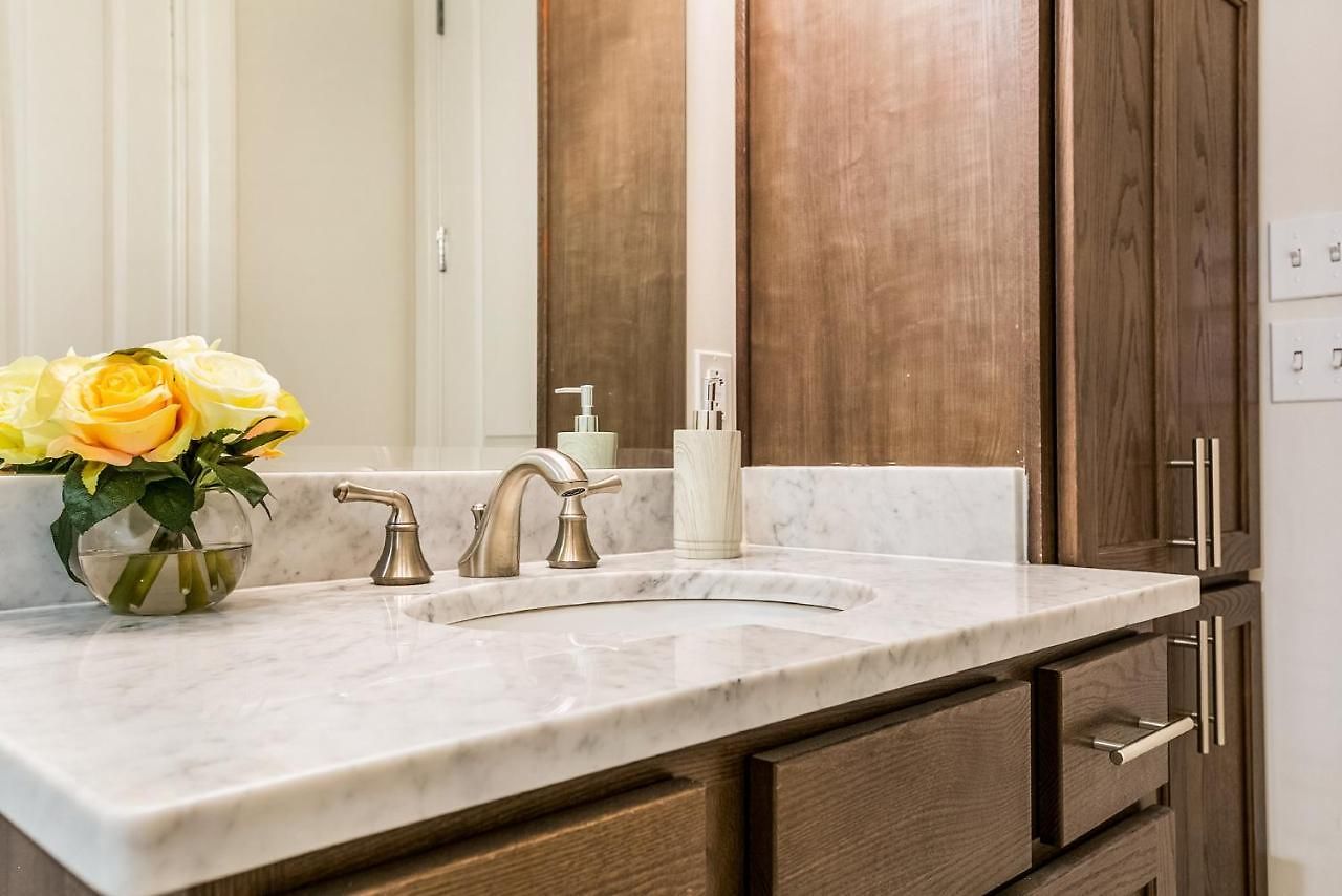 1 And 2 Bedroom Private Steps Away From French Quarter 5*