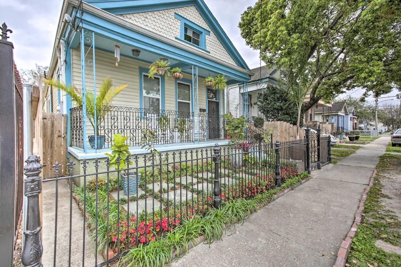 5 Mi To Bourbon Street: Nola Holiday home *